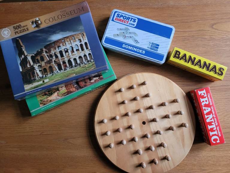 Games /puzzles compendium - solitaire / dominoes / jigsaws / retro cube games