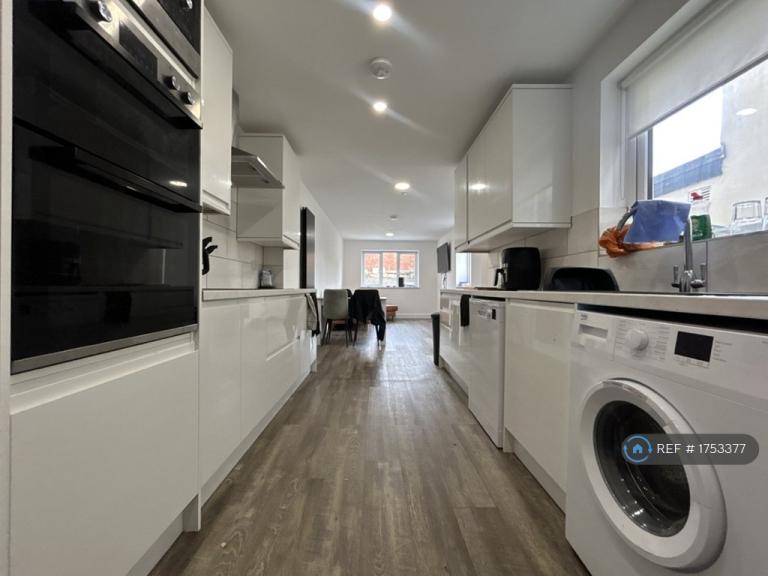 1 bedroom in Rhymney Terrace, Cardiff, CF24 (#1753377)