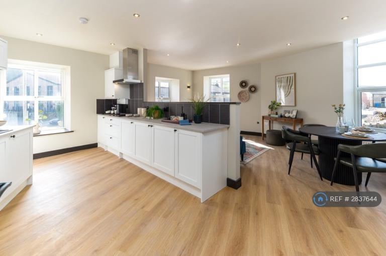 2 bedroom flat in Park Road, Rossendale, BB4 (2 bed) (#2837644)