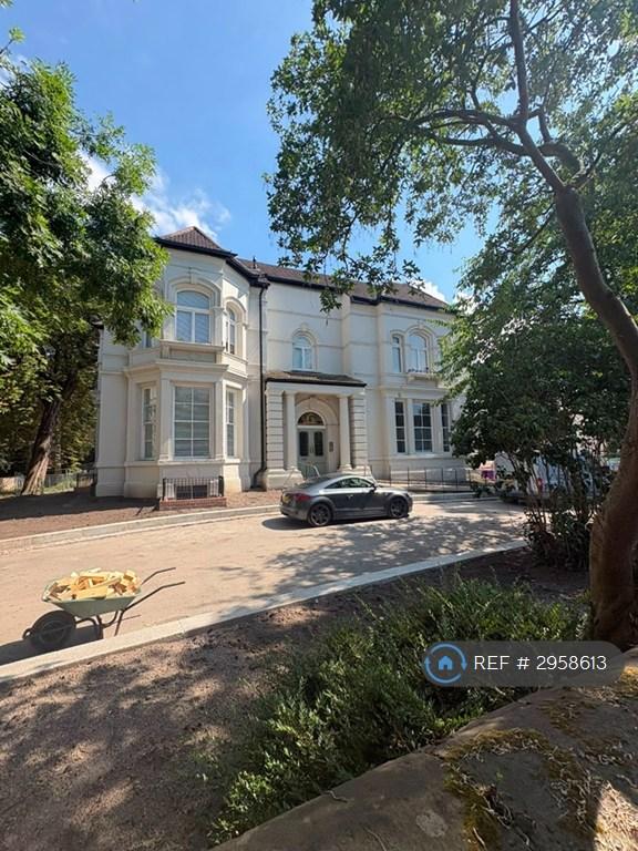 1 bedroom flat in Ullet Rd, Liverpool, L8 (1 bed) (#2958613)