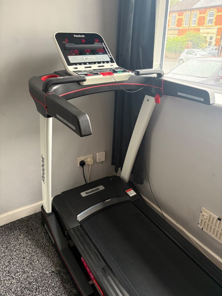 Reebok Jet 100 Series Folding Treadmill