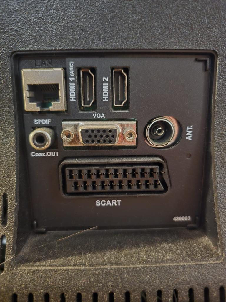 PANASONIC TV TX24E302B LED 720p HD Ready 24-inch TV with Remote