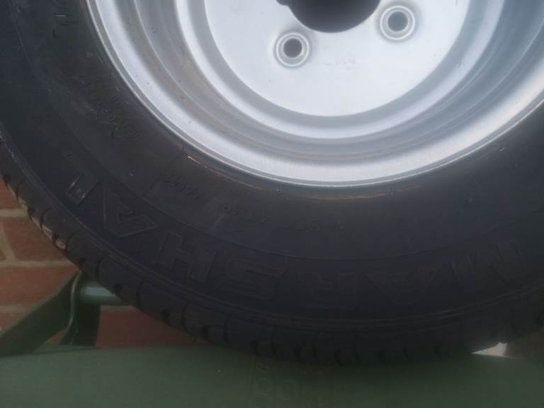 Trailer wheel and tyre