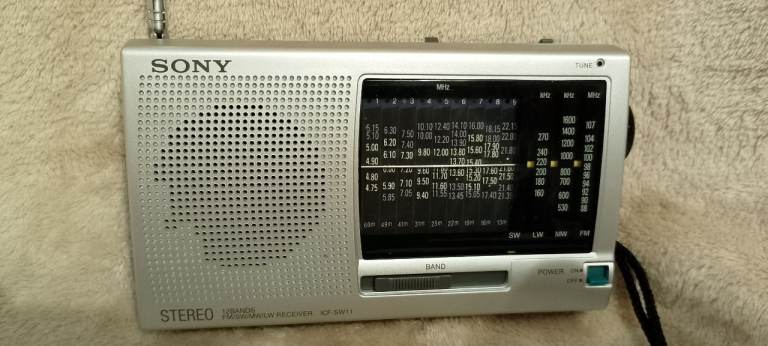 Sony 12 band world band receiver 