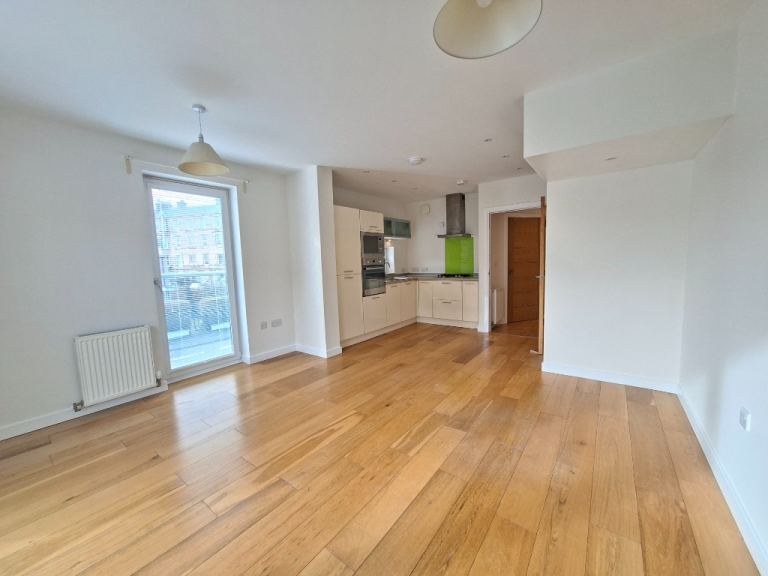 2 bedroom flat in McDonald Place, Bellevue, Edinburgh, EH7 4NH