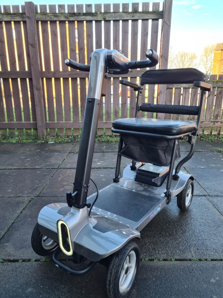 New lite fold mobility scooter can deliver to you 