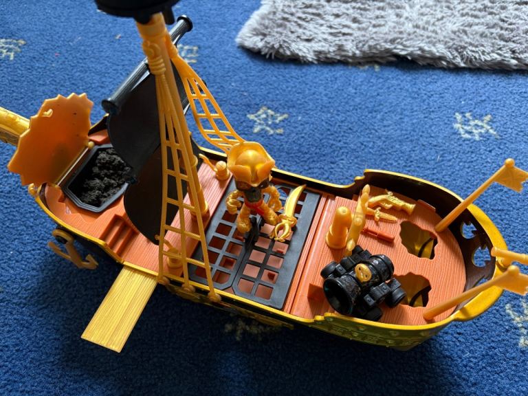 Treasure ship