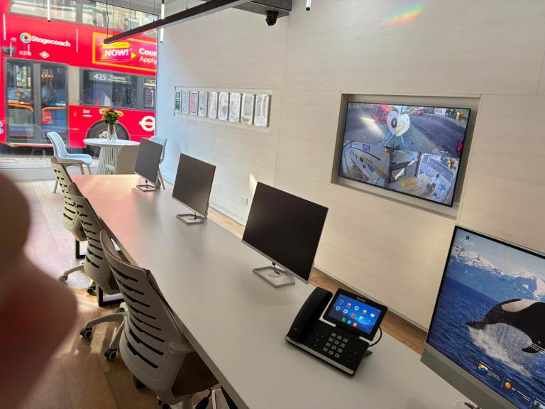 Desk spaces in bright and quiet high street office