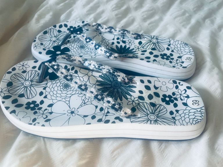 Brand new ladies platform flip flops size uk 6 EU 39