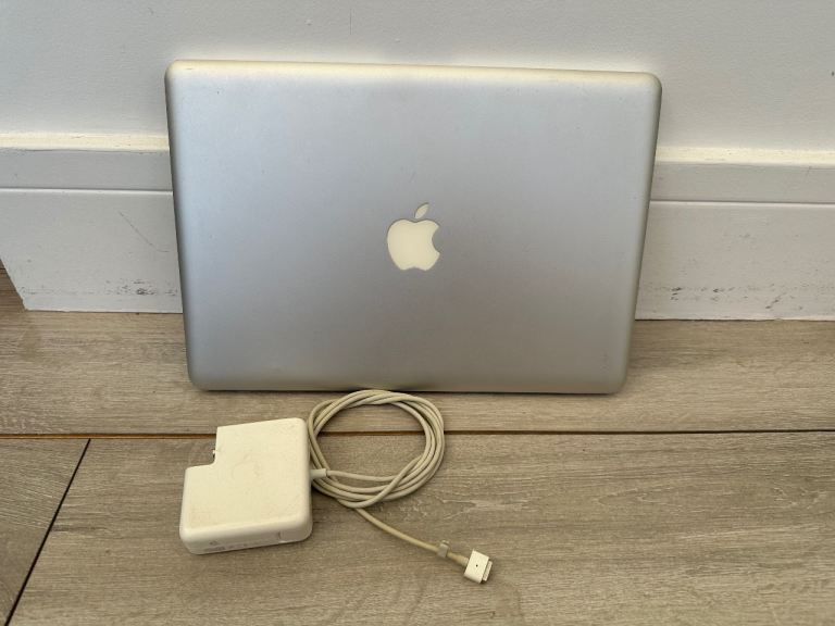 Apple MacBook Pro – 2.26GHz Core 2 Duo – 4GB RAM
