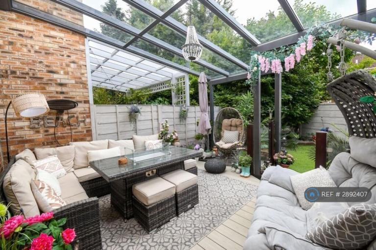 4 bedroom house in Montonmill Gardens, Manchester, M30 (4 bed) (#2892407)