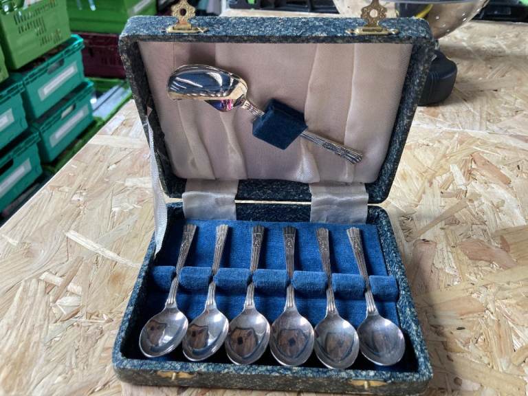 SILVER PLATED TEA SPOONS - ANTIQUE, COLLECTIBLE - PLEASE SEE MY OTHER ITEMS, HAPPY TO POST