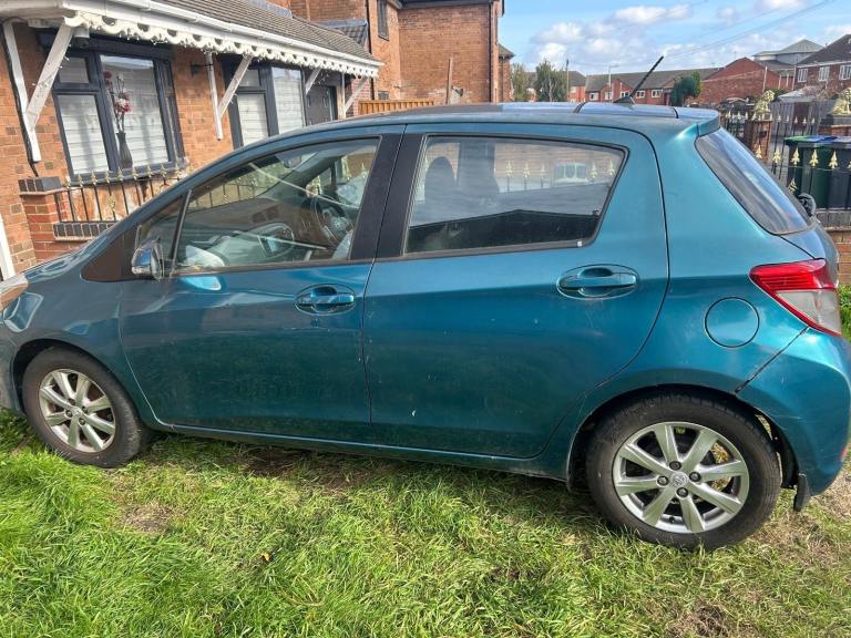 Toyota, YARIS, Hatchback, 2012, Manual, 1329 (cc), 5 doors