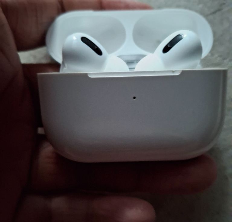 Apple AirPods