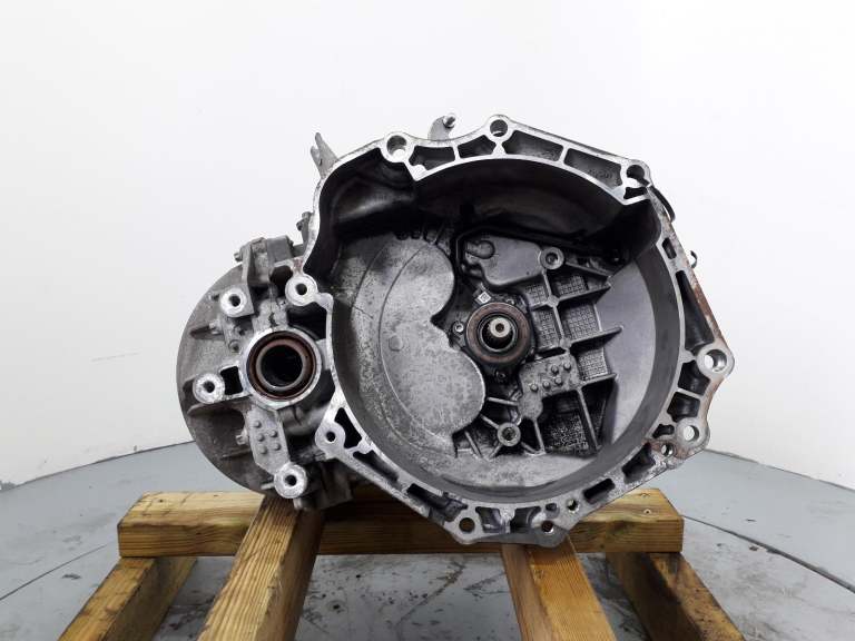 Vauxhall Astra Gearbox 2009-2017 A17dtc 1.7l 6 Speed Manual 55584340