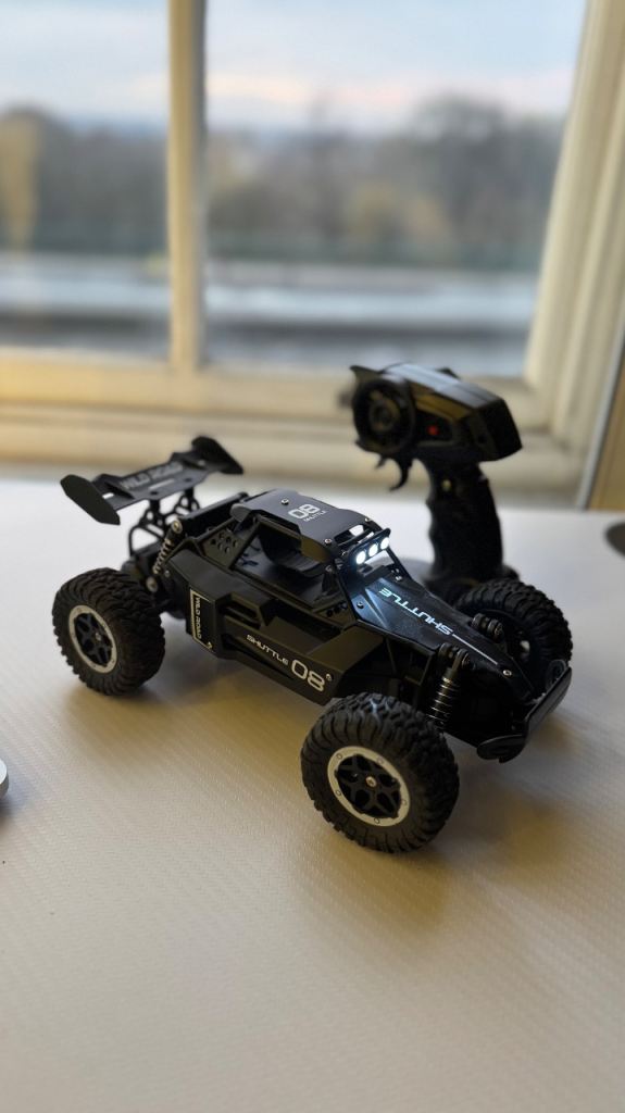 RC Off-Road Buggy with Remote Control – Excellent Condition