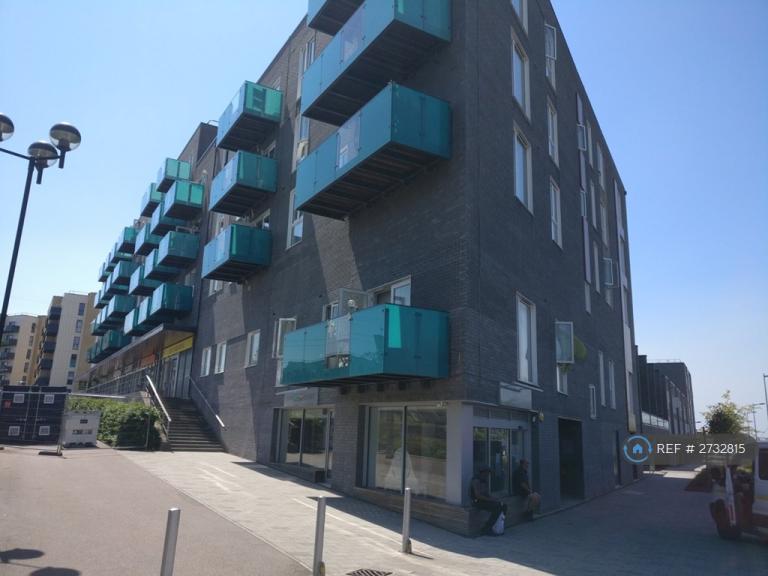 2 bedroom flat in Leslie Hitchcock House, Barking, IG11 (2 bed) (#2732815)