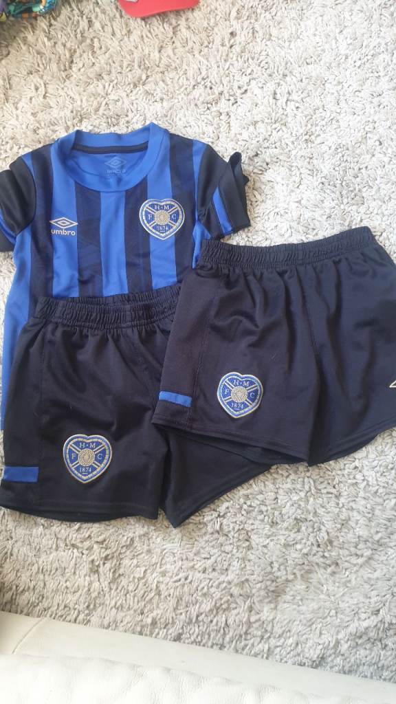 Hearts top and shorts 4-5yrs