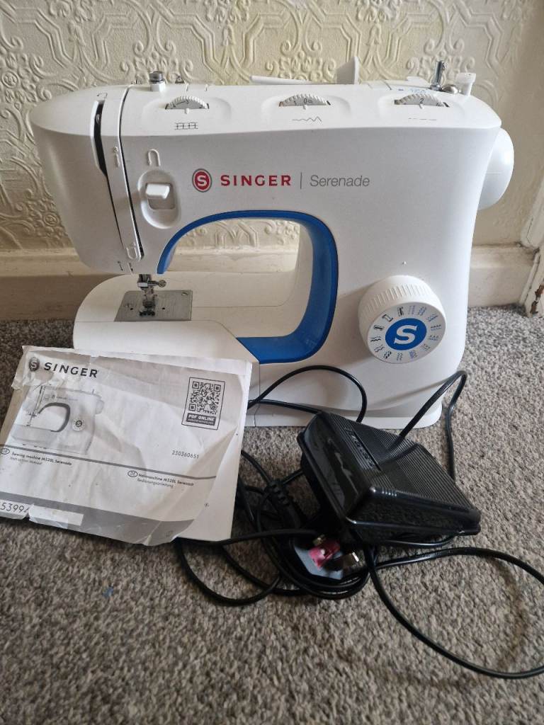 Singer sewing machine for sale