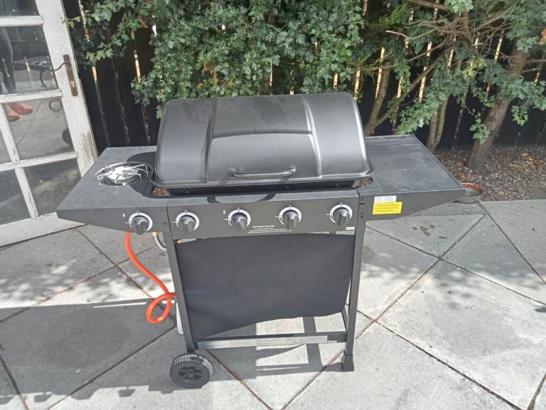 Gas BBQ Grill with Side Burner – Good Condition