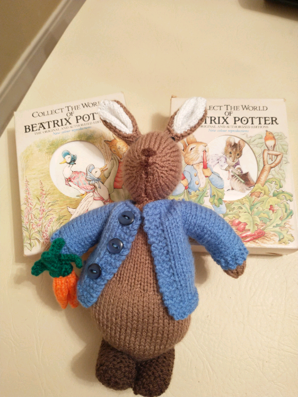Collect The World Of Beatrix Potter. Hand Knit Peter Rabbit