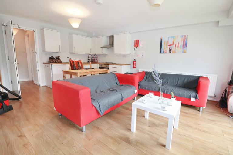 4 bedrooms in Hayfield Road, Oxford, OX2 Book Online - The Rent Guru {285}