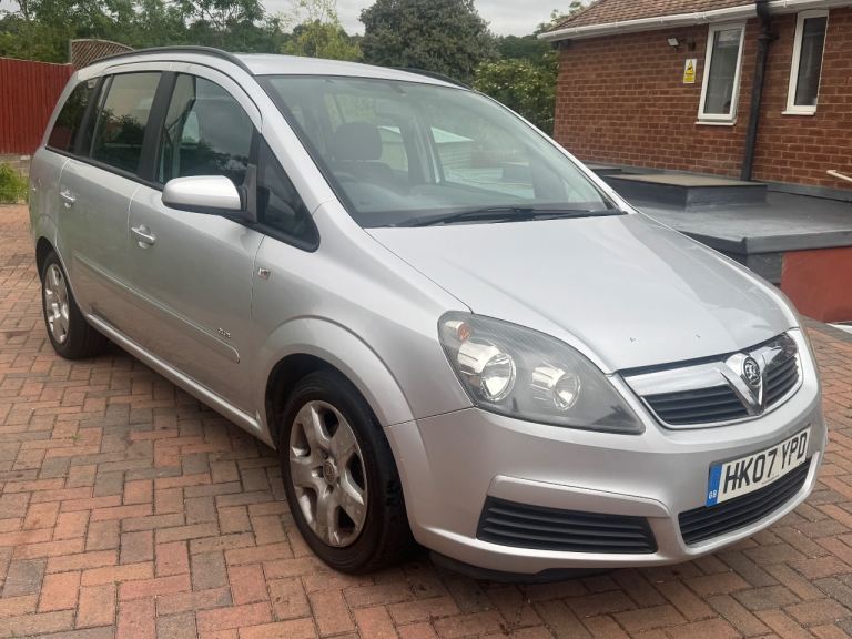 Vauxhall Zafira 1.6 petrol 1 owner from new cambelt replaced.