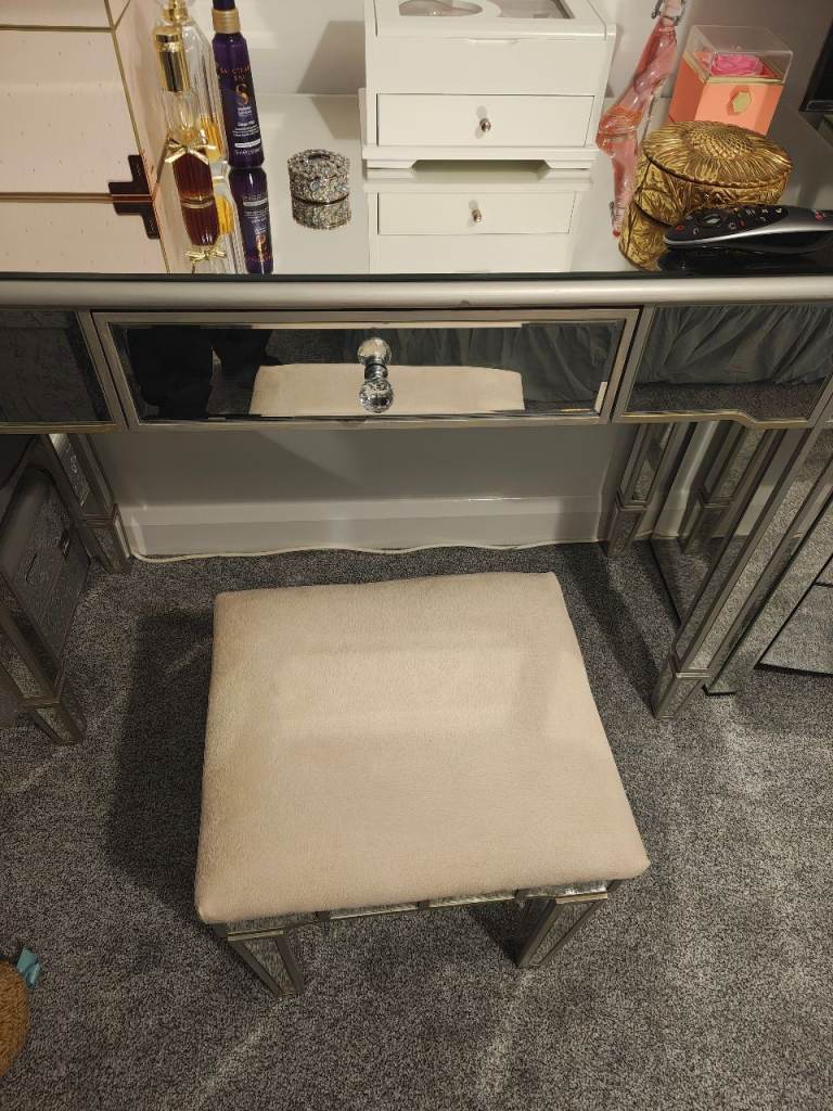Mirror glass table 