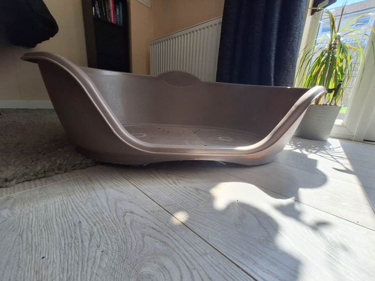 XL Plastic Dog Bed