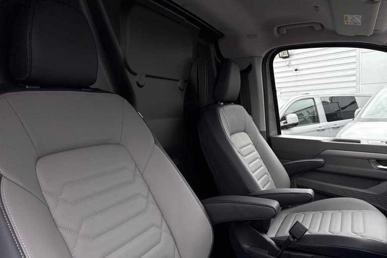 2025 Volkswagen Transporter 2.0 TDI 110 Commerce Pro Van-2 Seats Van DIESEL Manual