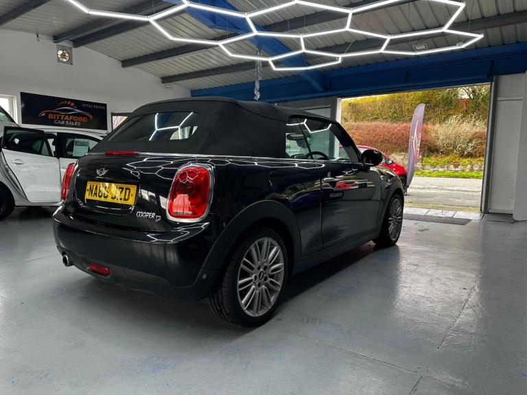 MINI CONVERTIBLE 1.5 Cooper D Convertible 2016
