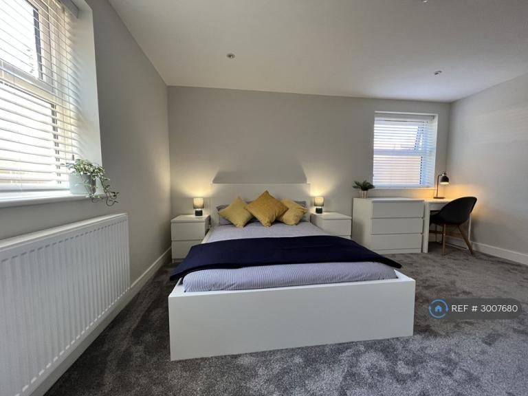 1 bedroom in Milton Road, Portsmouth, PO3 (#3007680)