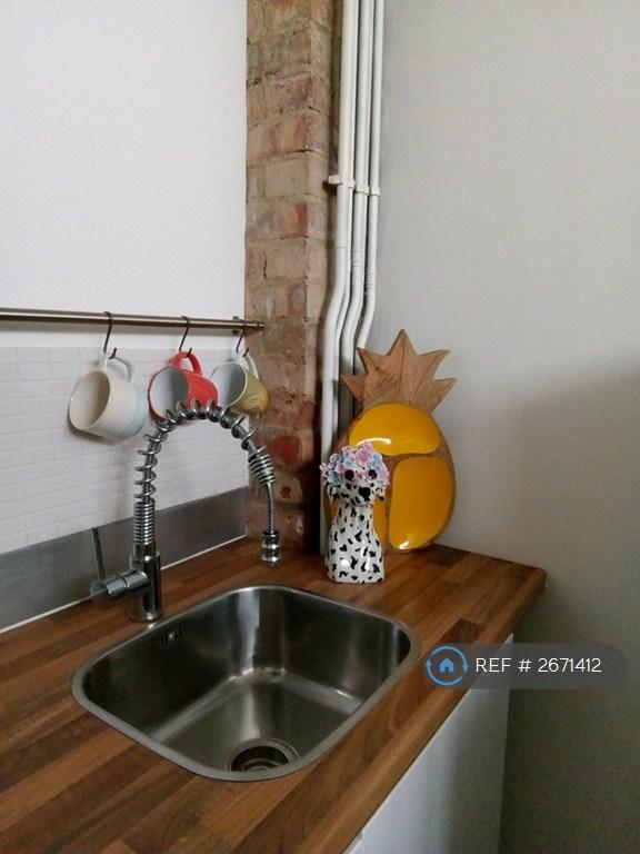 image for 1 bedroom flat in Battersea Bridge Road, London, SW11 (1 bed) (#2671412)