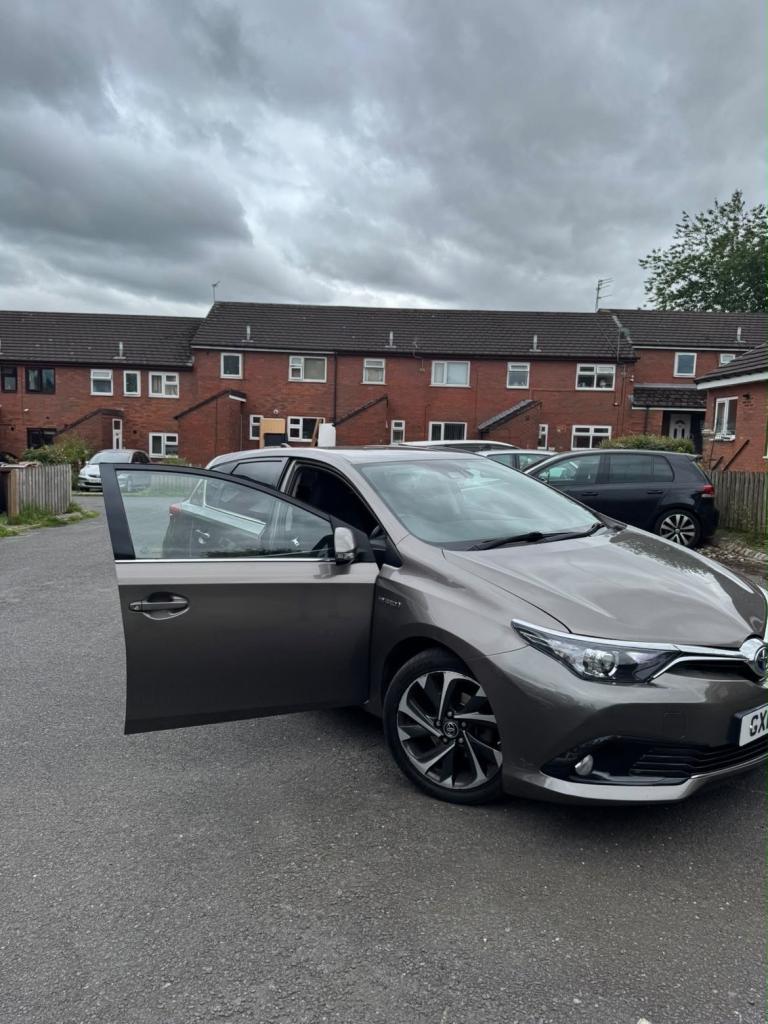 Toyota, AURIS HYBRID T4 CVT, 2018, 1800 (cc)