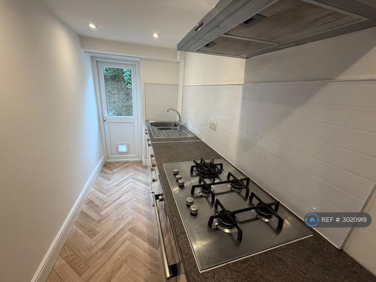 3 bedroom house in Vallis Road, Frome, BA11 (3 bed) (#3020919)