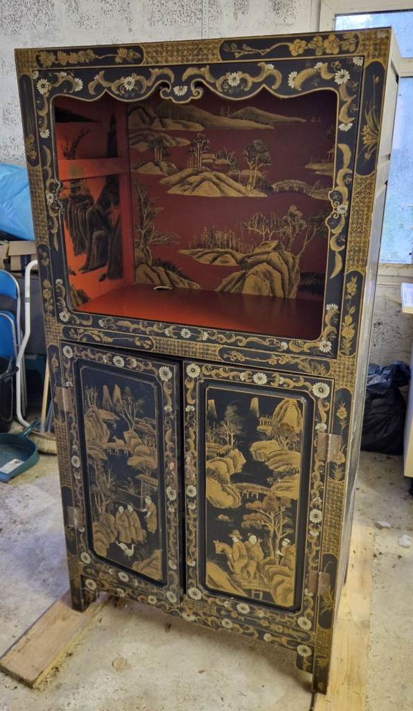 Ornate Oriental design Unit
