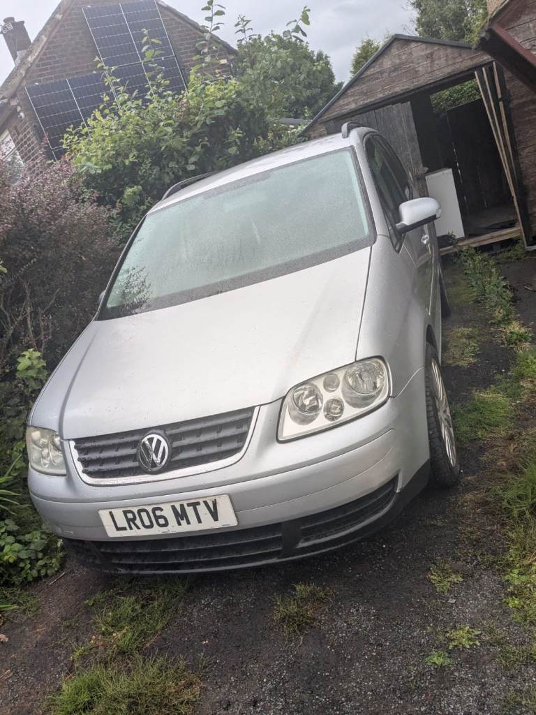 VW Touran BREAKING