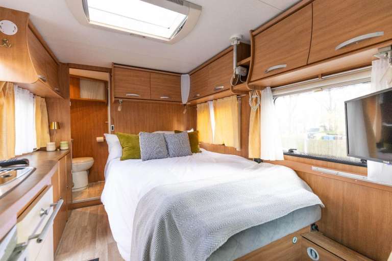 Fixed Bed, under 6m, stunning low-profile Fiat Motorhome