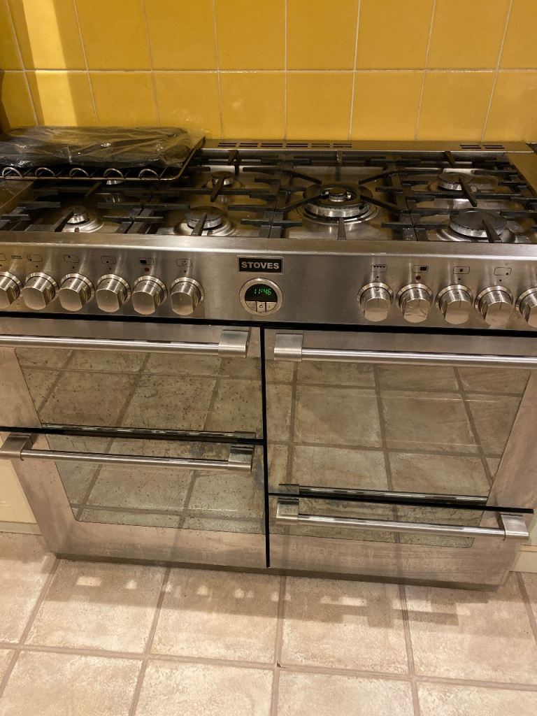 “Stoves” range cooker. 