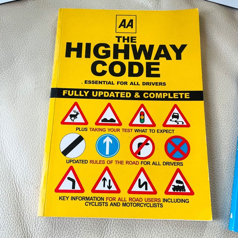 Bundle of AA Books Theory Test Highway Code & 2 Magnetic L Plates UK ...