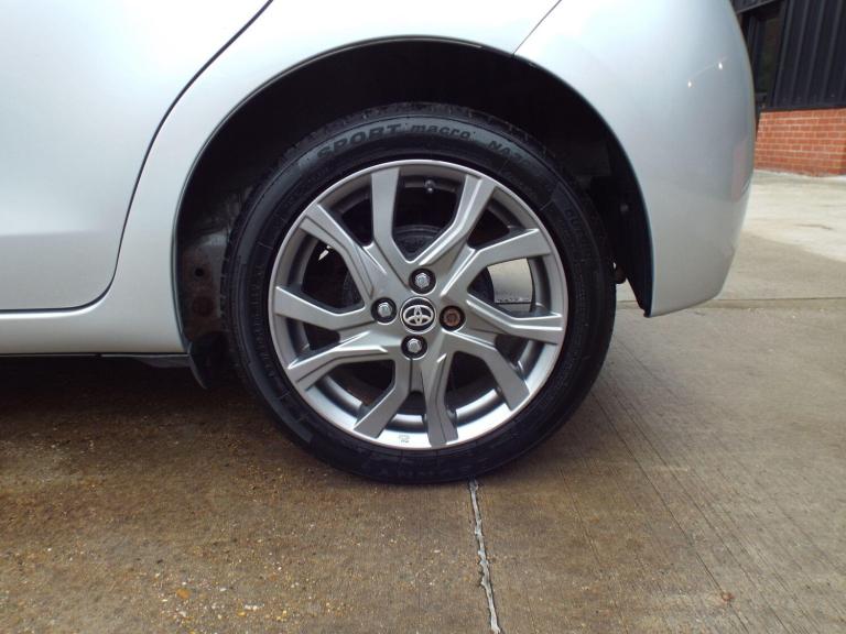  Toyota Yaris 1.33 Dual VVT-i Excel Euro 5 5dr Euro 5 Petrol Manual