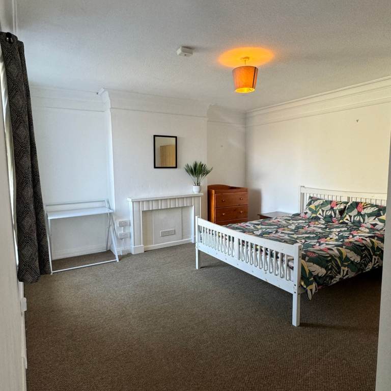 Gorgeous Double Room Available in Shared Flat in St Judes