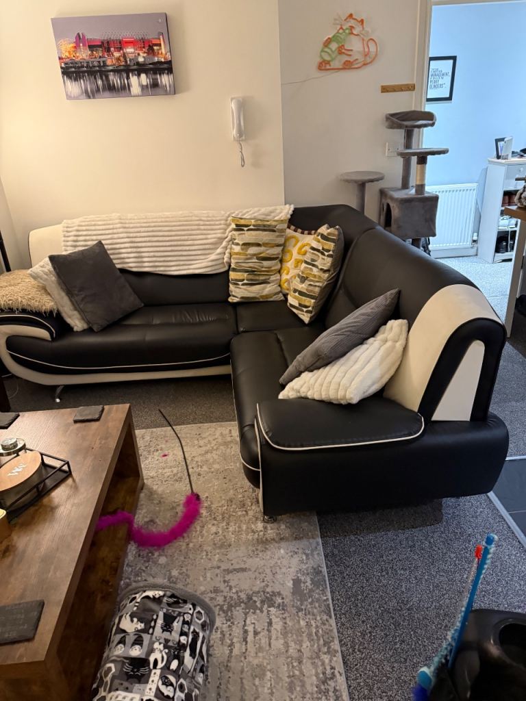 image for Black and white leather corner sweet