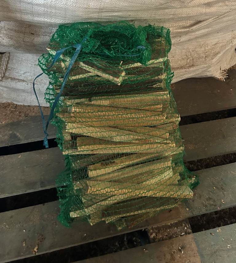 Dried Kindiling Netted Free Local Delivery log Burner BBQ Firewood 6kg