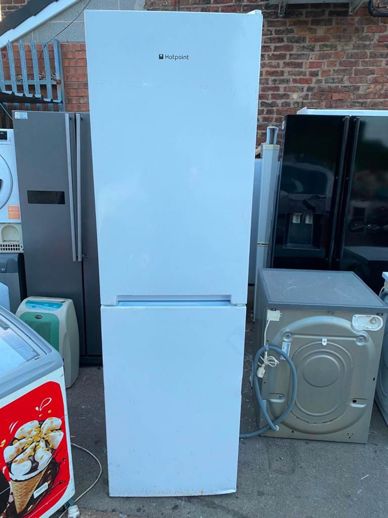 Hotpoint Fridge Freezer – White, Good Condition