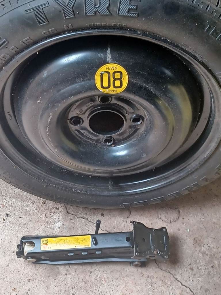 Ford emergency wheel with jack 