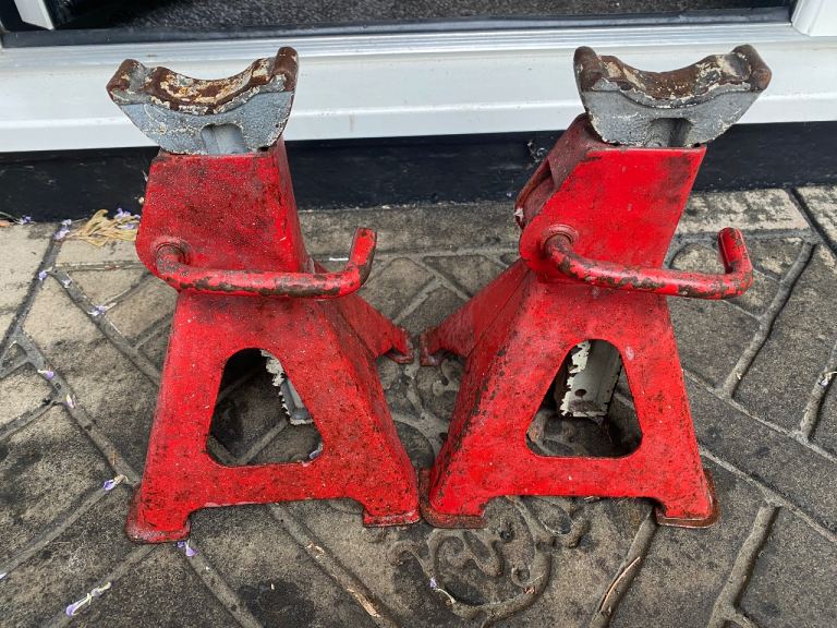 Pair of 3 ton axle stands 