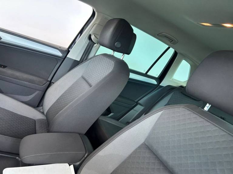 2019 Volkswagen Tiguan 2.0 TDI Match SUV 5dr Diesel Manual Euro 6 (s/s) (150 ps) 2 FORMER OWNERS ...