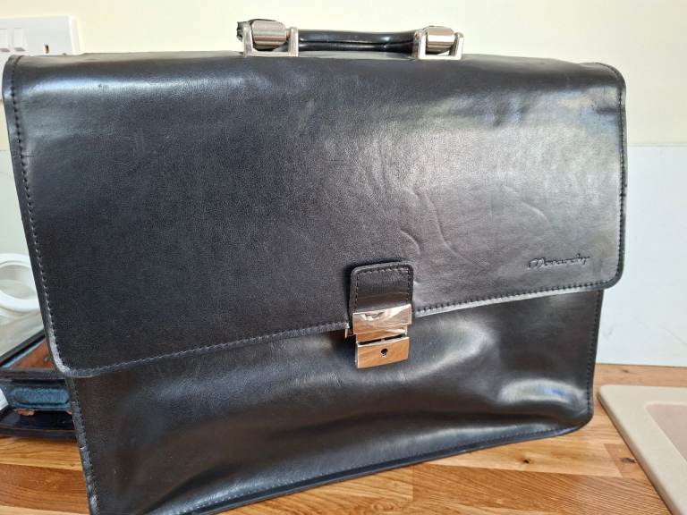 Black Leather Briefcase/Shopper Bag – Good Condition