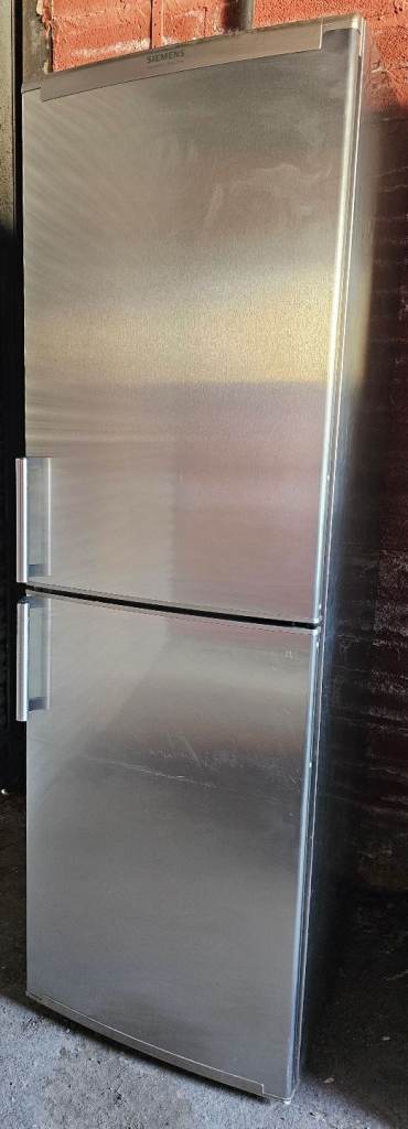 SIEMENS STAINLESS STEEL ELECTRONIC FROST FREE FRIDGE FREEZER DELIVERY OR COLLECTION AVAILABLE 